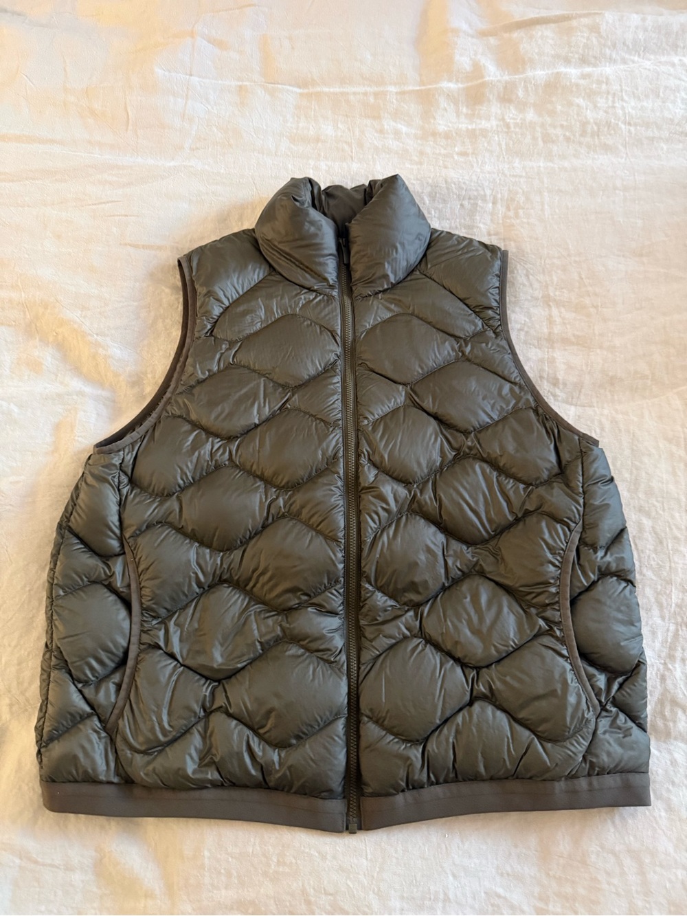 Lululemon Puffer Vest Olive Size Medium